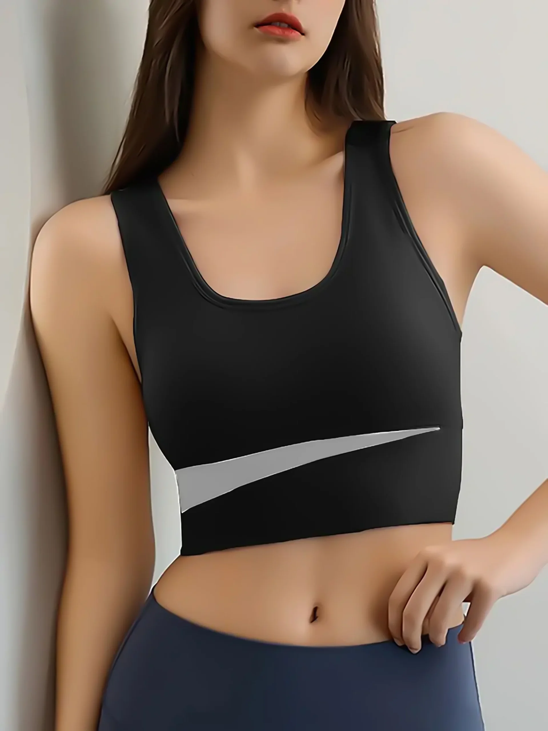 V High-Support Sports Bra